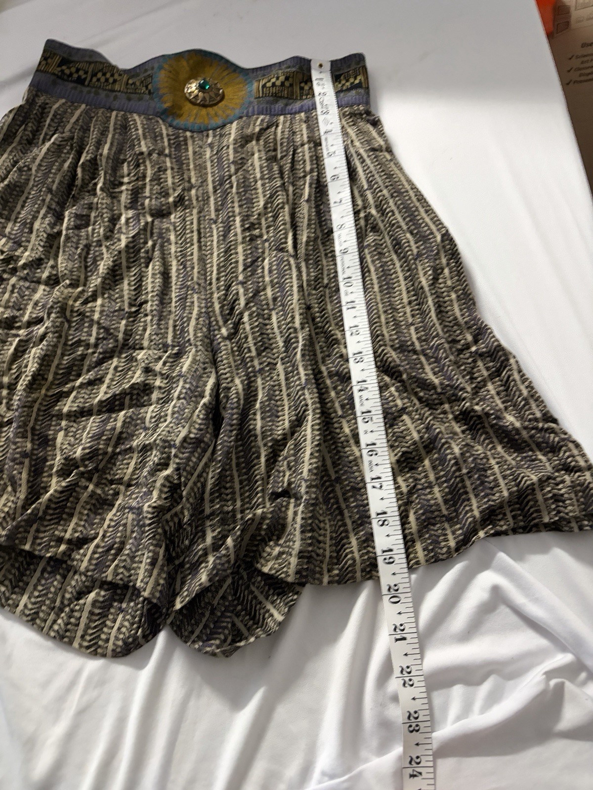 Dorothy Schoelen Platinum Vintage High Waist Boho Sunburst Gem Shorts Size 6