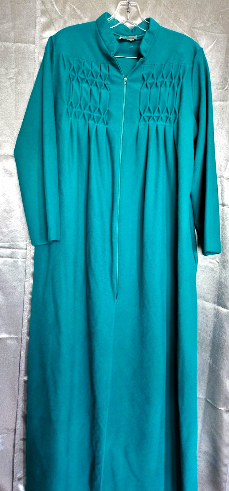 Vintage J C Penny Woman Gown robe Large green intimate Night Wear