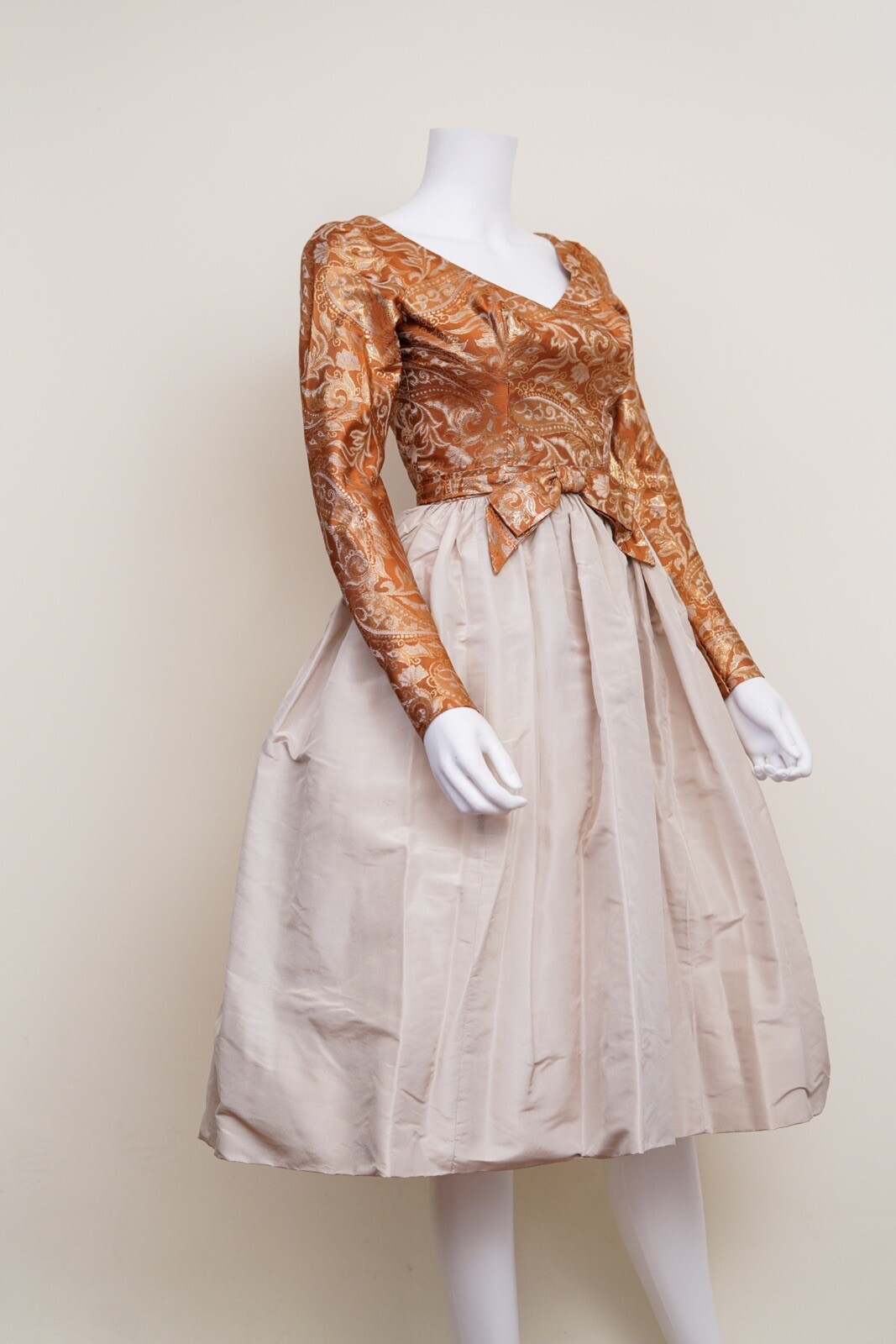 Vintage Edward Abbott Gold Long Sleeve Dress with Paisleys & Waist Tie Size 10