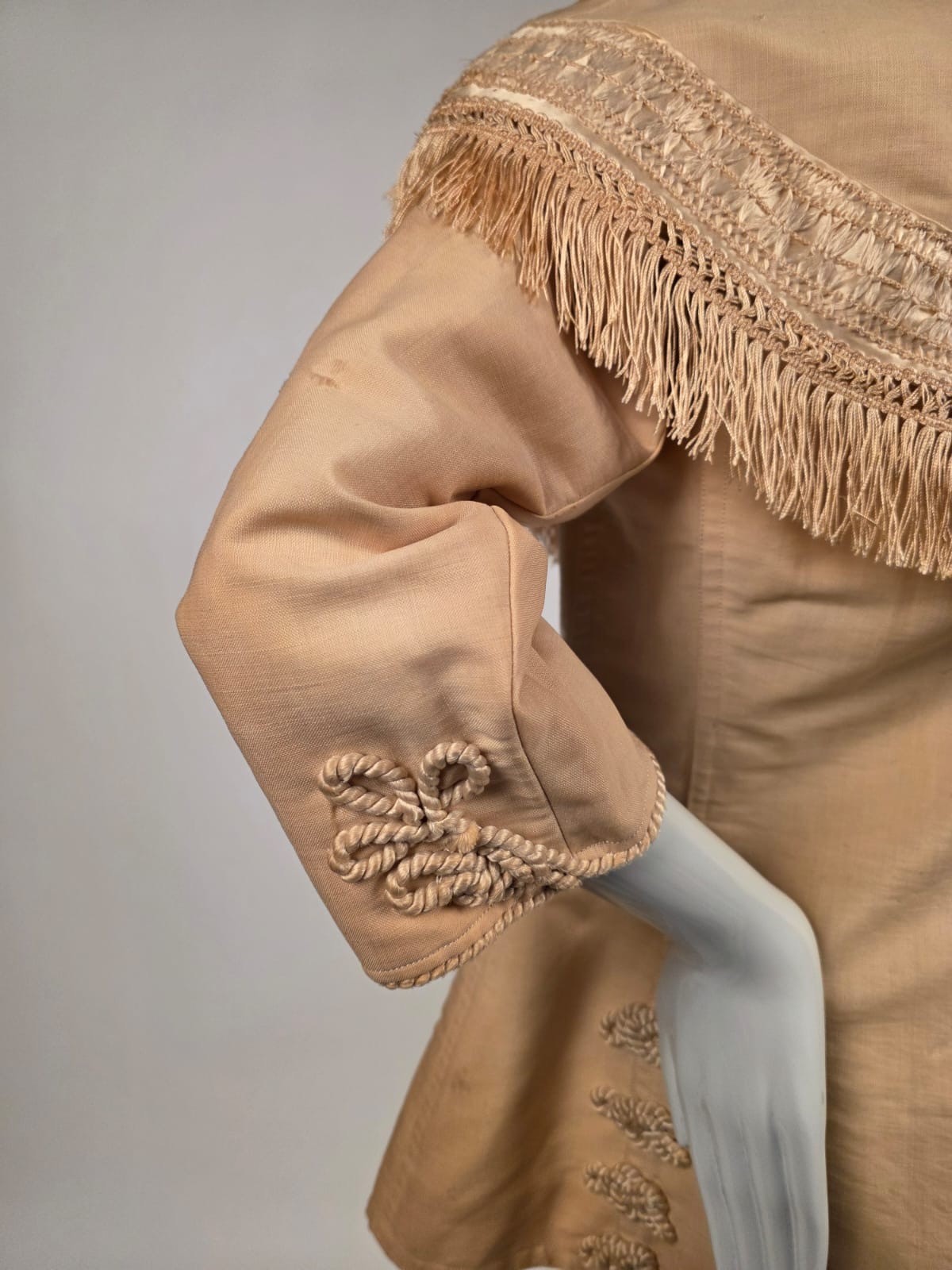 EDWARDIAN BLONDE BENGALINE JACKET W SILK FRINGE TRIM – AS ACQUIRED