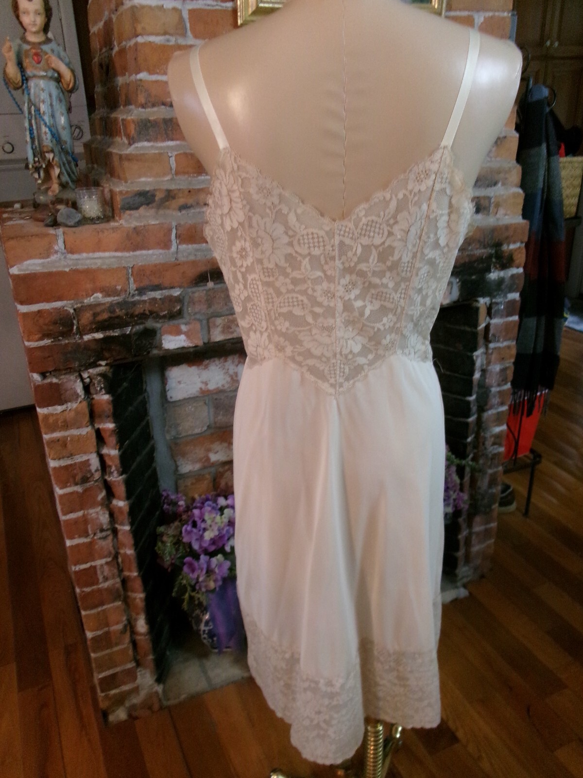Reduced VTG VANITY FAIR CHIFFON NYLON SLIP DRESS BEIGH OPULENT CHANTILLY LACE 34