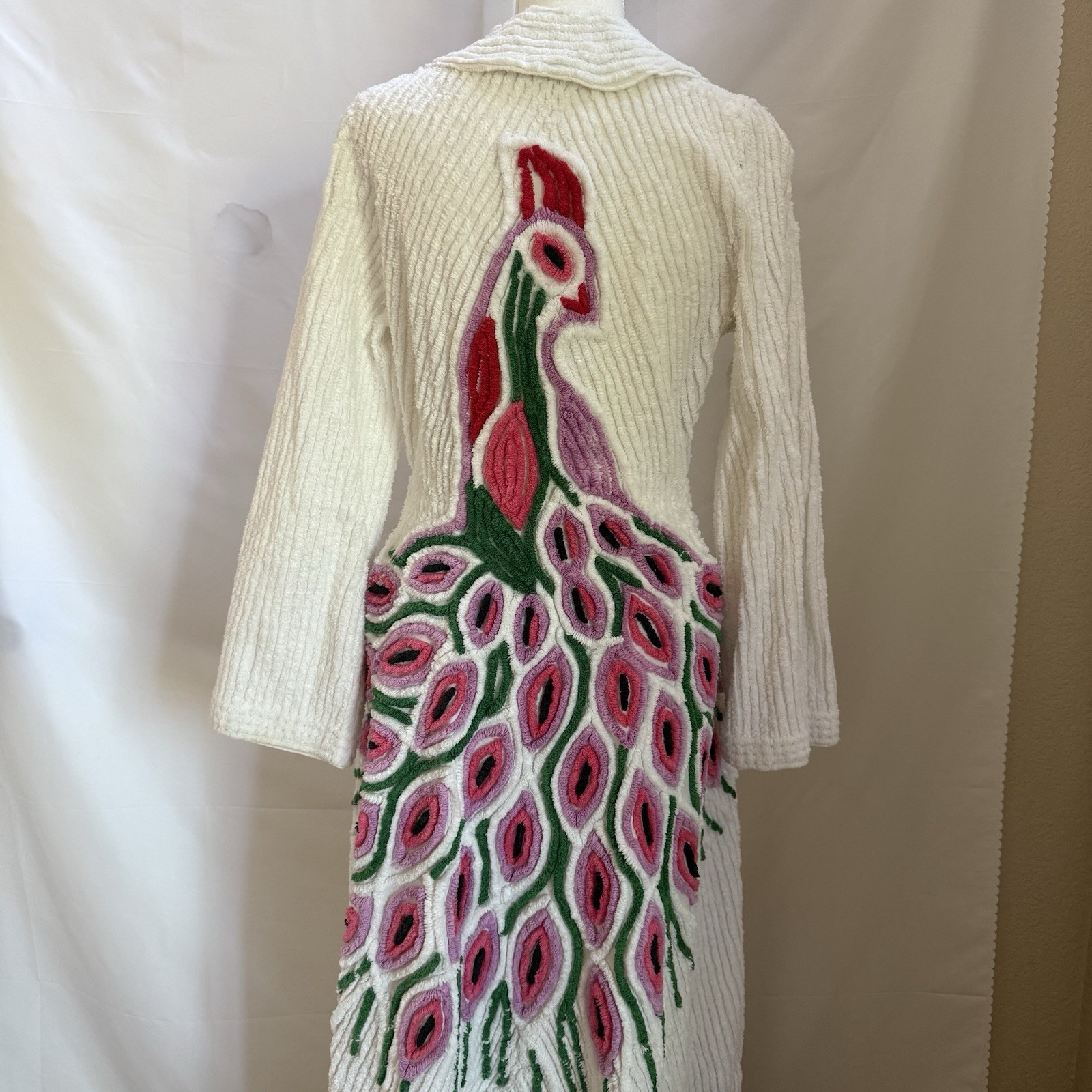 Vintage Peacock Floral Chenille Bath Robe Long White Housecoat Cottage 40s 50s