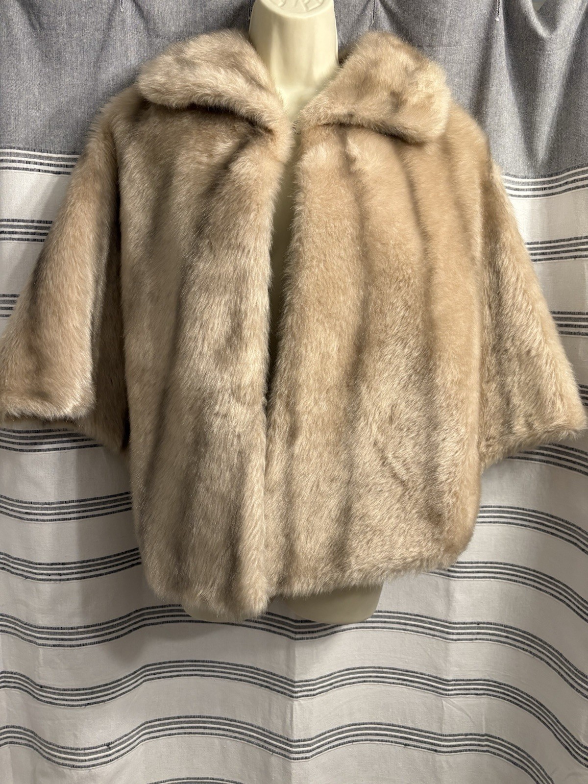 Vintage Regina Glenara By Glenoit Faux Fur Cape. Brown. Excellent Condition