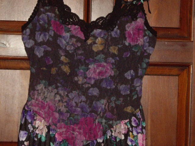 VINTAGE FEATHER BED INTIMATE CAMISOLE CAMI TOP BLOUSE SIZE M MULTI COLOR