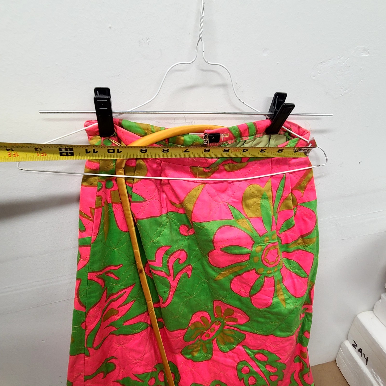 Vintage 1960’s 24″ Waist  Phil Rose of California Green, Pink, Gold Skirt