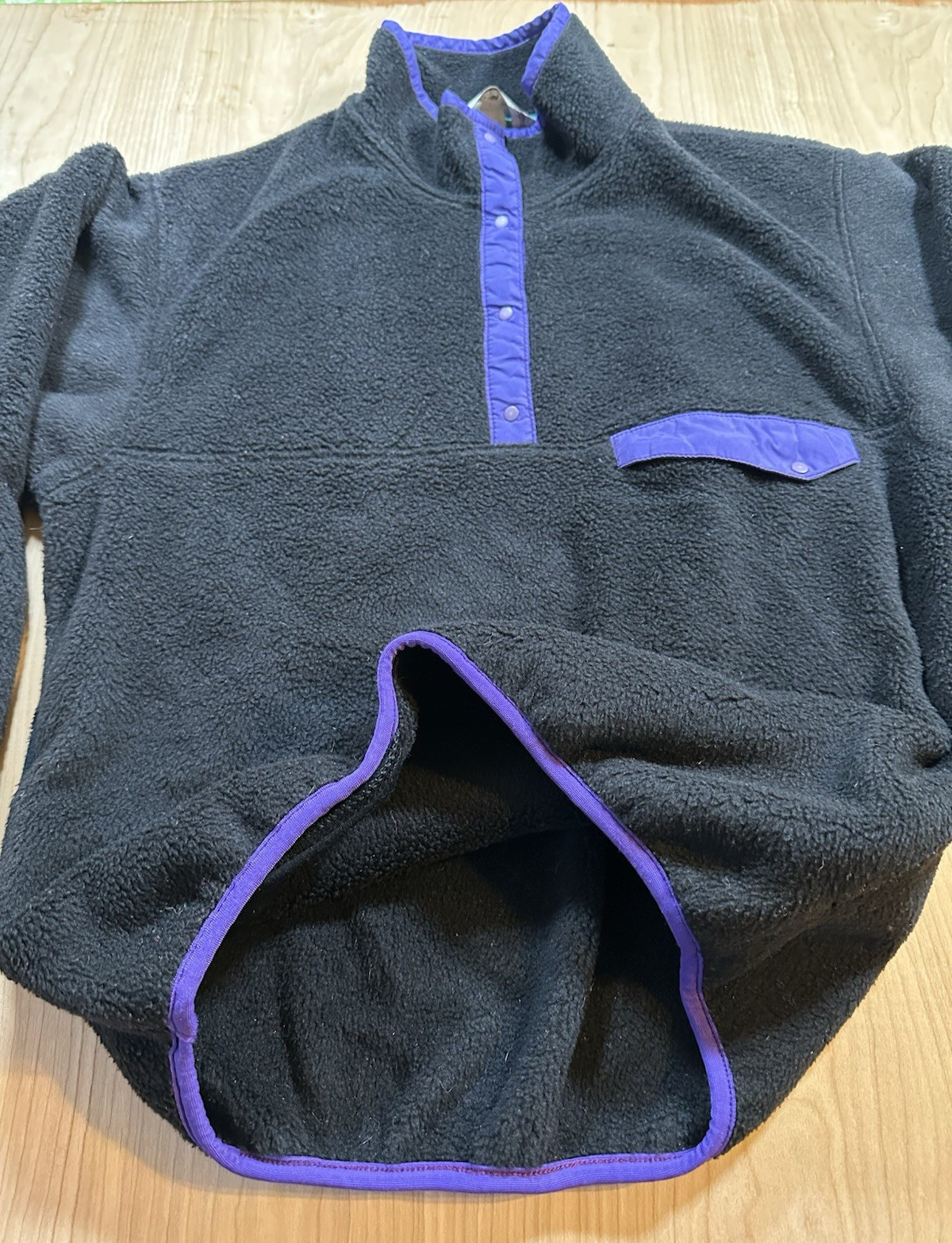 vintage 1980’s EASTERN MOUNTAIN SPORTS fleece pullover BLACK womans purple MED
