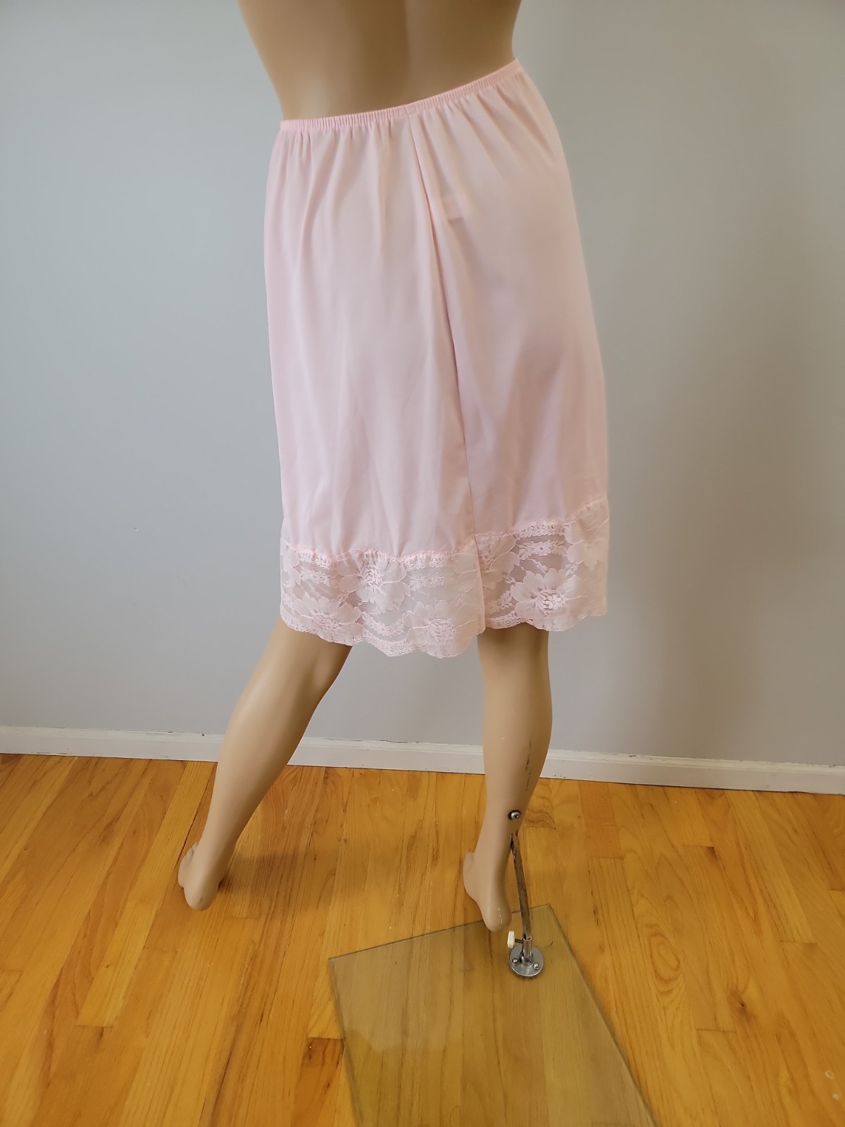 Sears All Nylon Pillowtab Pink Half Slip Lace Detail Size Med 27-29 Waist