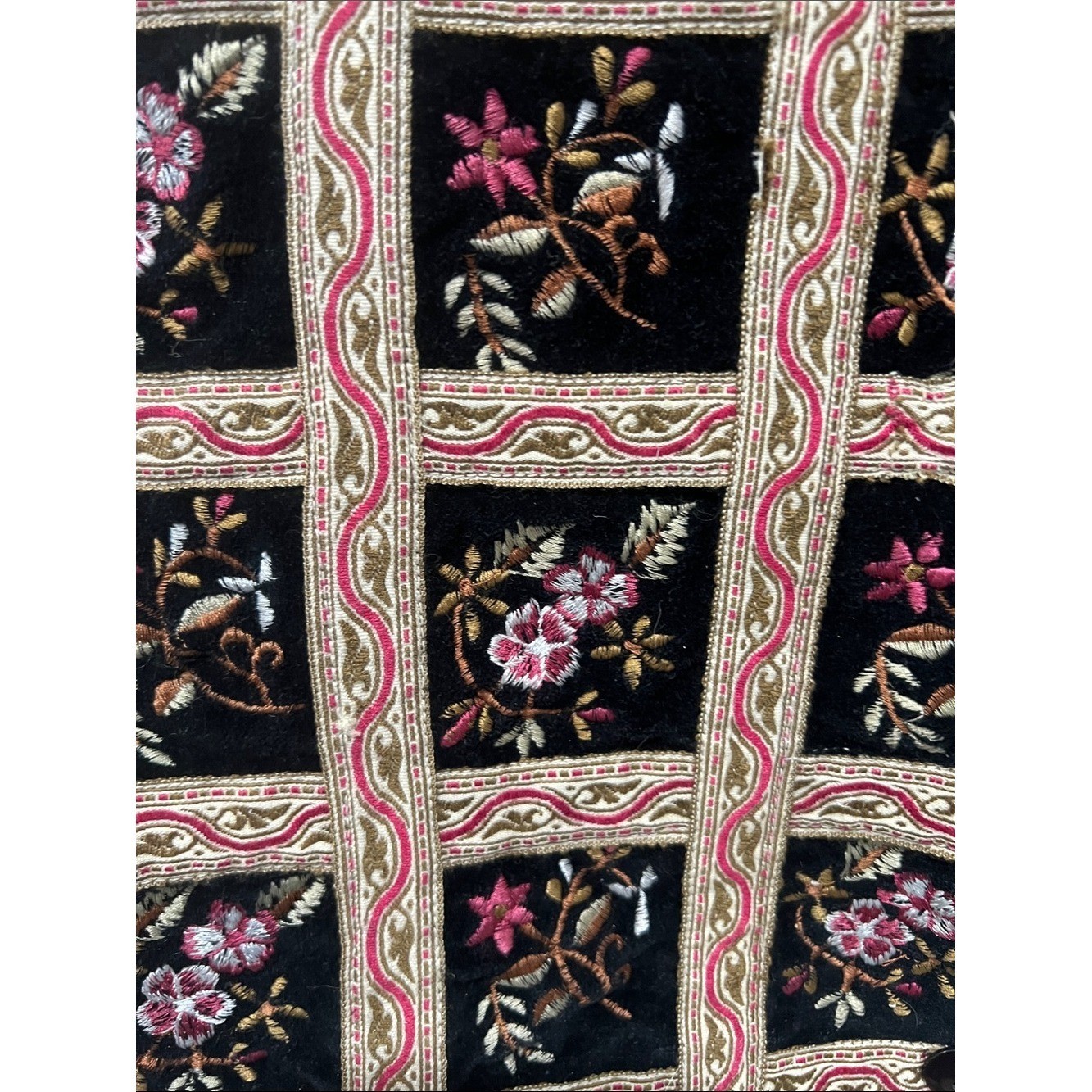 Vintage Van Heusen 100% Cotton Black Embroidered Button-Front Vest Size Large