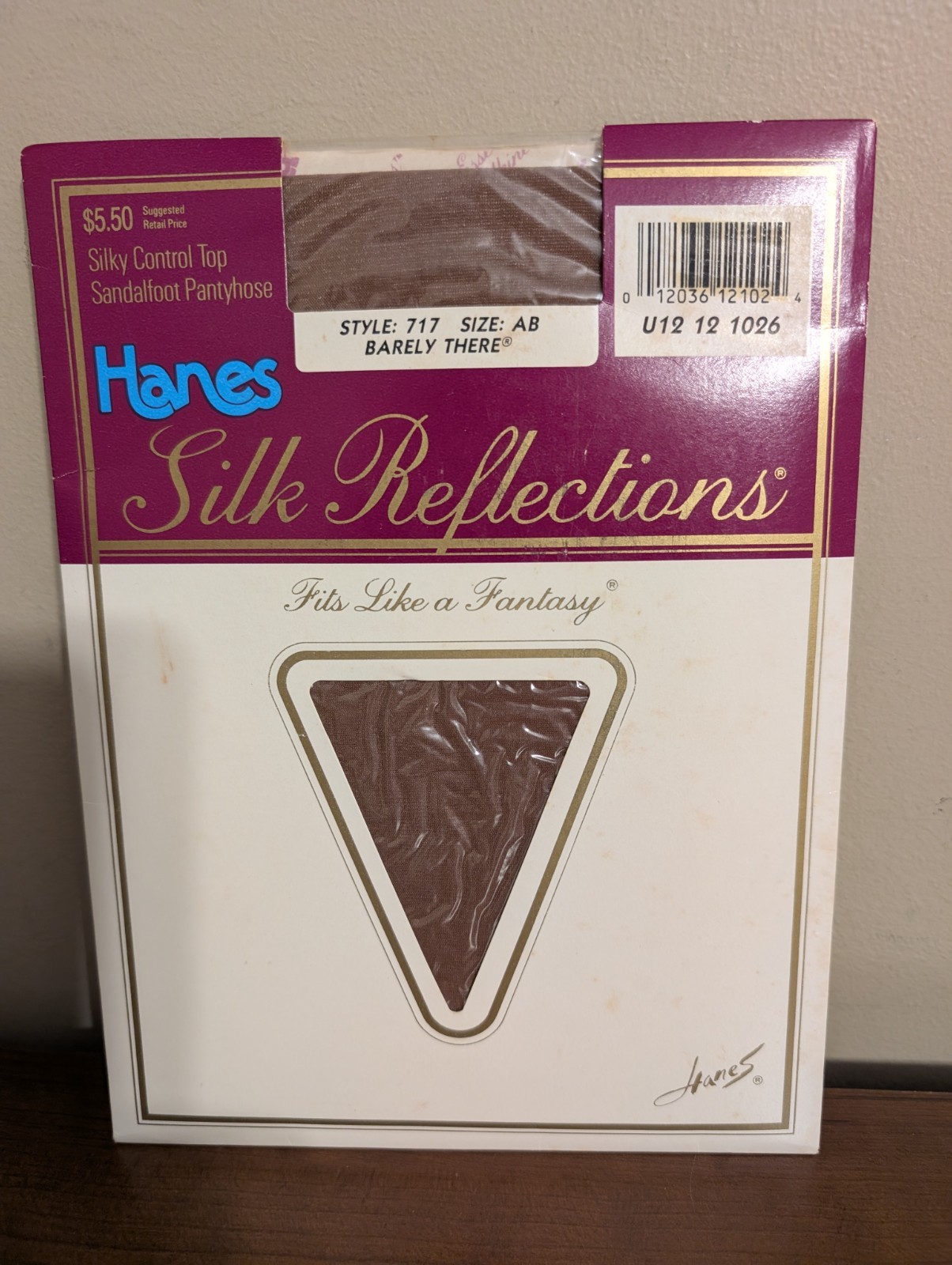 Vtg 2 pr Hanes Silk Reflections FITS LIKE A FANTASY Style 717-AB Different Color