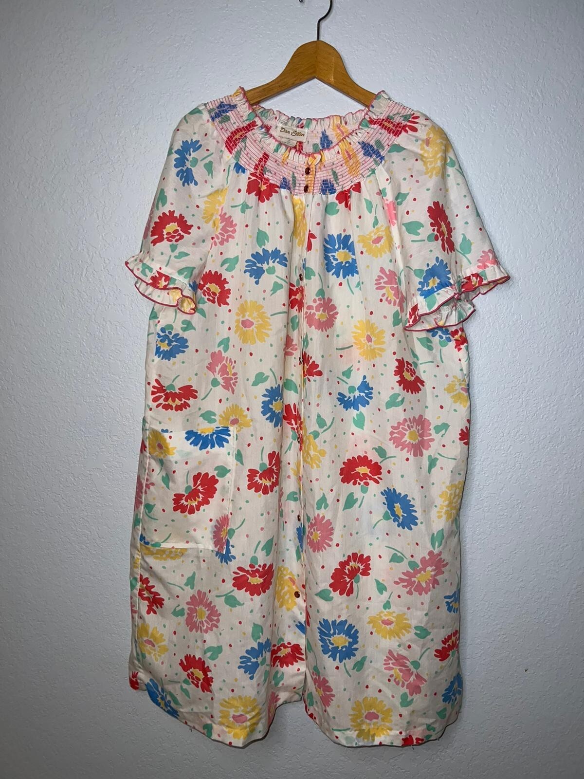 VTG Dan Ellen Cream House Dress Gown Size 40