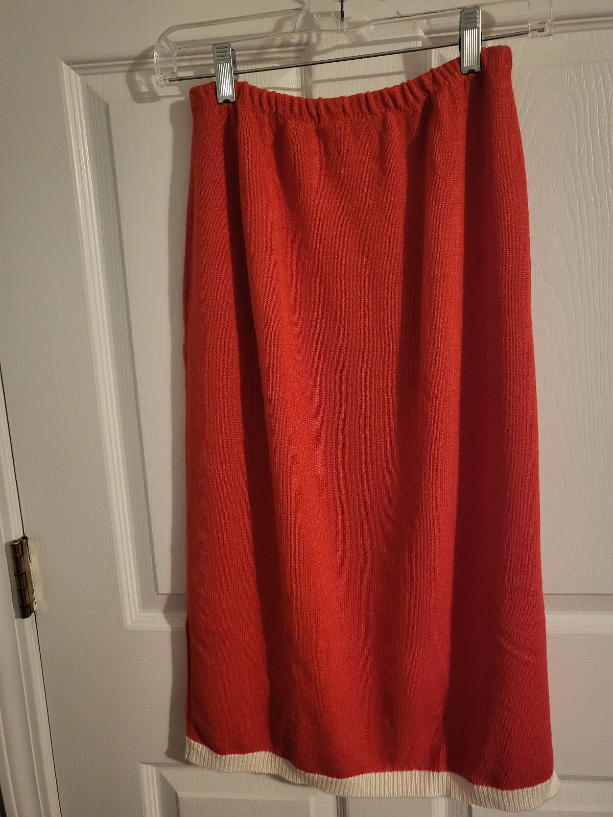 VINTAGE SCHRADER KNIT WOMENS RED SWEATER SKIRT 2 PC SET WHITE TRIM SZ 8 VGC