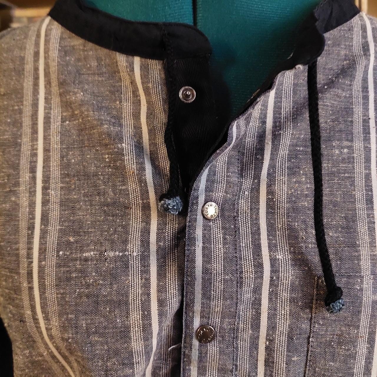 Vintage striped long sleeve grey and white top with dray string detail.