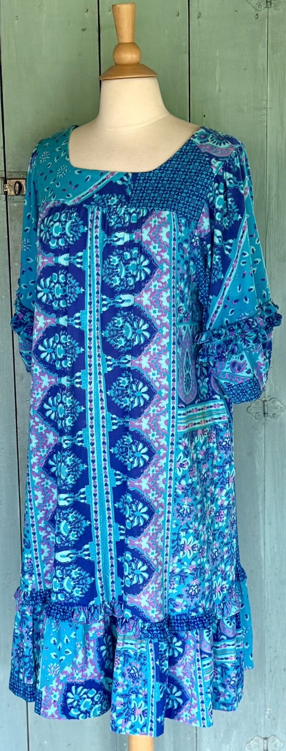 VTG Gerry CA Barkcloth Muumuu Patio Lounge Dress Rainbow Batik Psychedelic Mod M