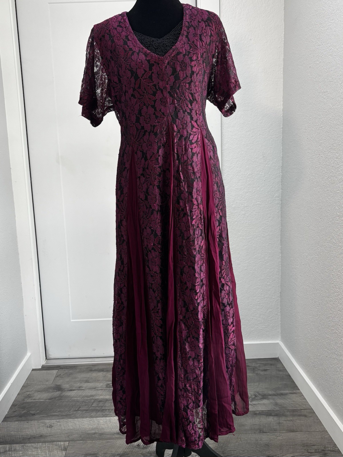 Olivia Vintage 90s Whimsigoth Lace Maxi Dress S Plum Purple Godet Flare Romantic