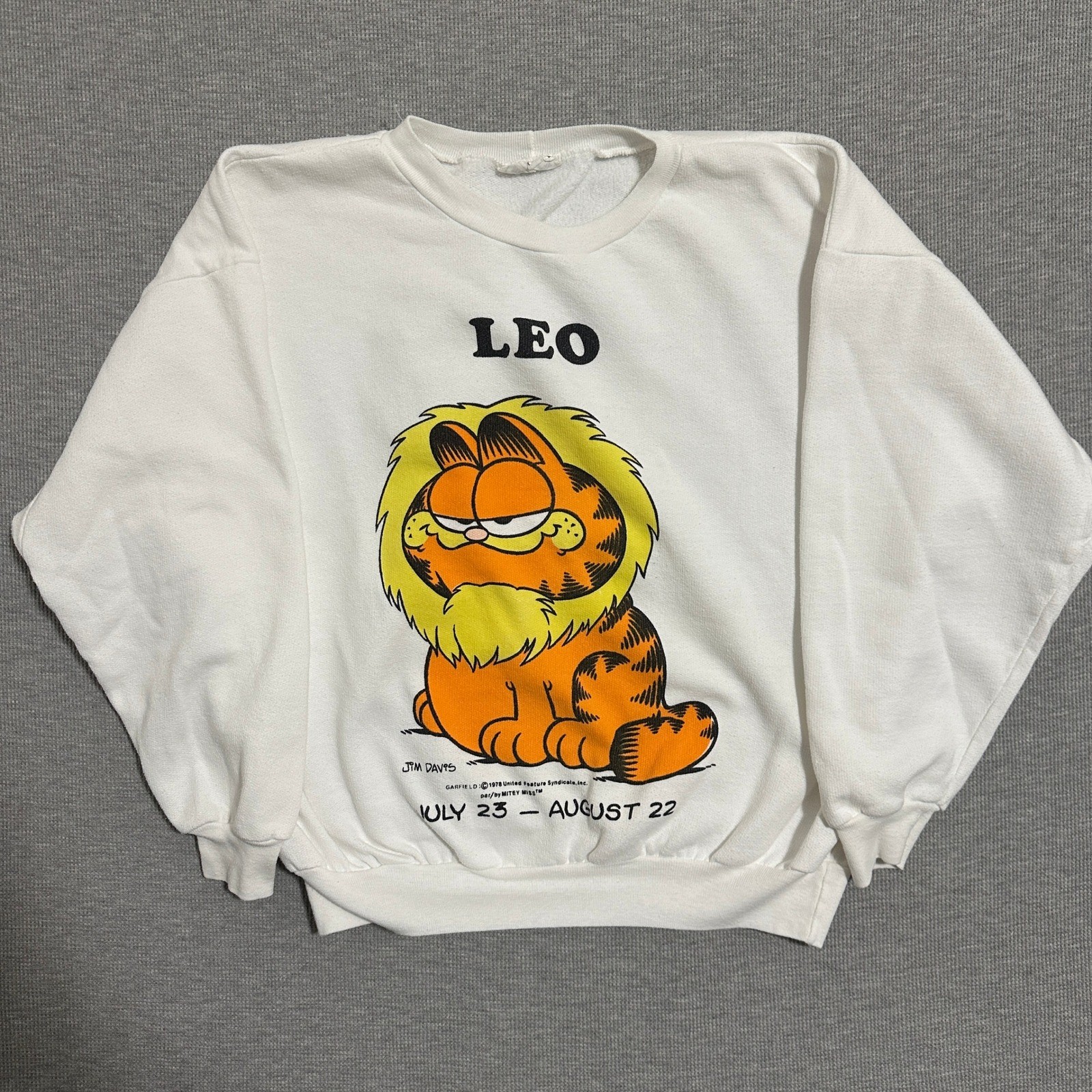 Vintage 1978 Garfield Leo Zodiac Crewneck Sweatshirt Jim Davis Cartoon Graphic