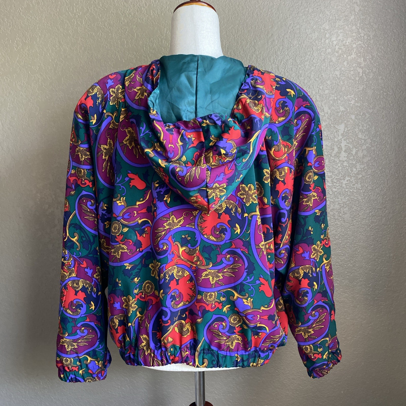 VTG 90s SG Sport Bold Colorful Filigree Satin Hooded Windbreaker Women’s S 6/8