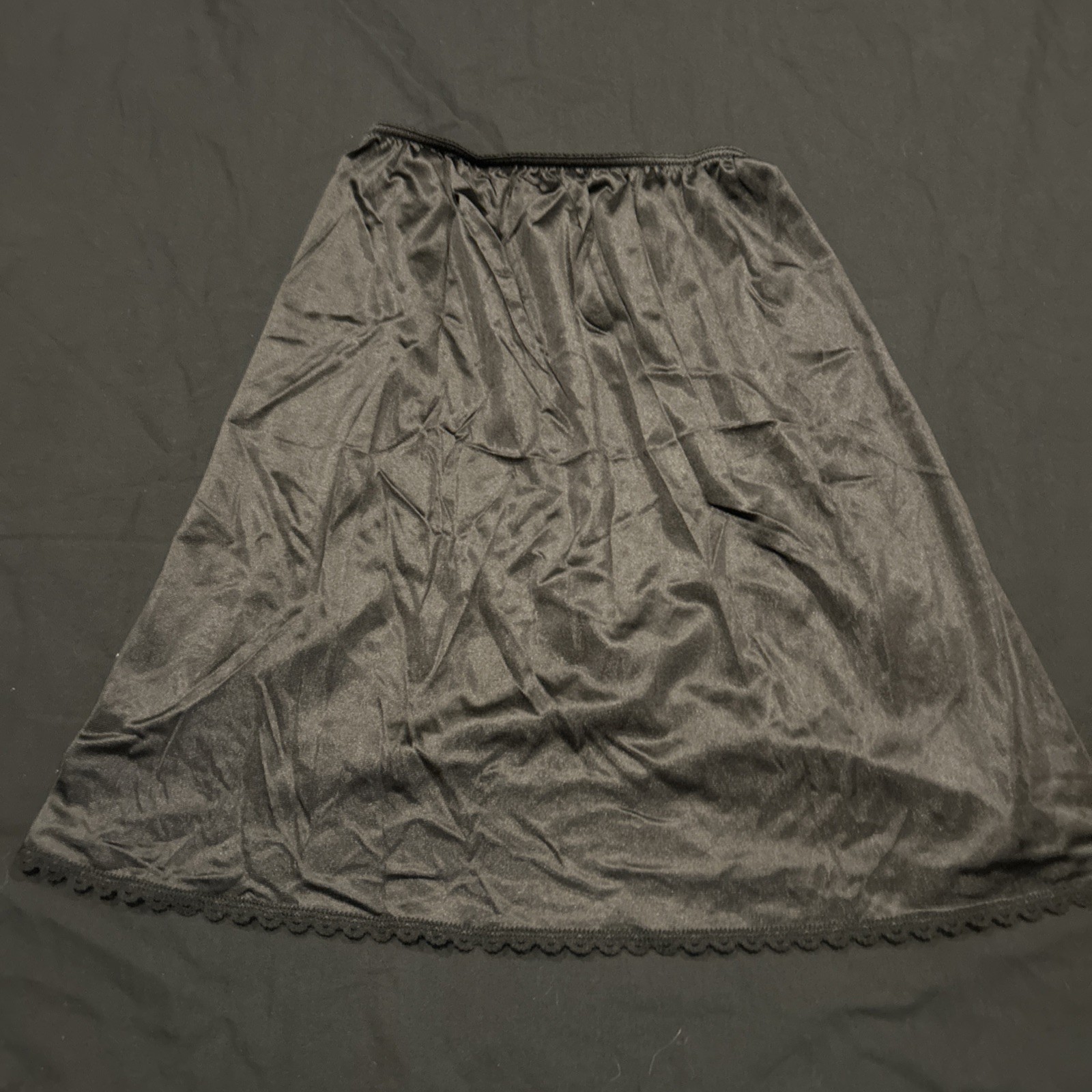 Vintage Warners Perfect Measure Nylon Slip Skirt Size S Black A34