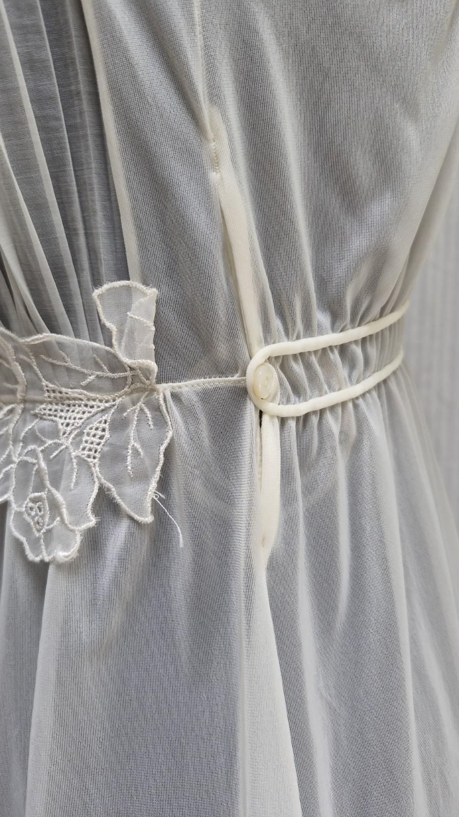 Vintage 2 Piece KICKERNICK Restware Ivory PEIGNOIR Robe & Nightgown -Size S- EUC