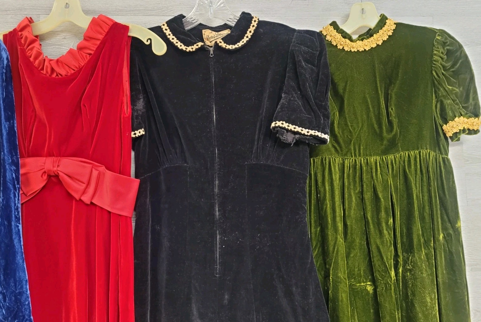 WOMENS LOT OF 24 VINTAGE VELVET DRESSES 40s 50s 60s 70s LACE RUFFLES MINI MAXI