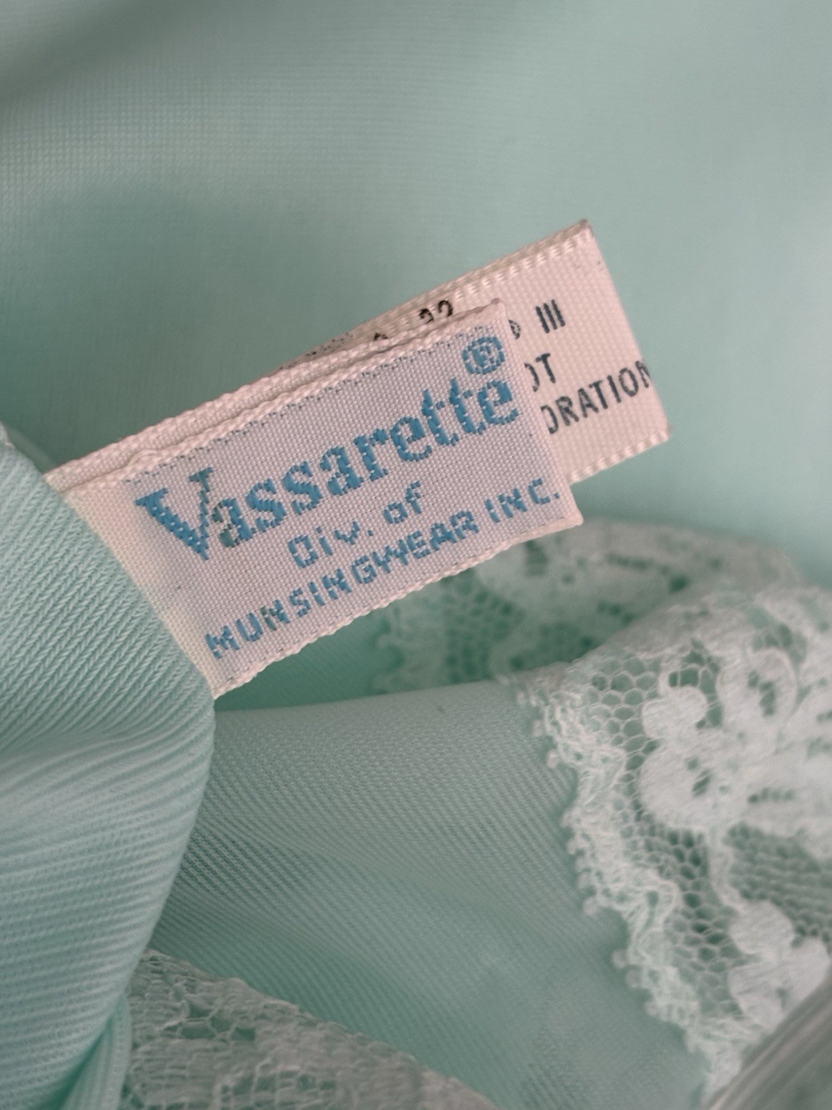 Vintage Vassarette Full Slip Womens Seafoam Lace Trim Nylon Tricot Small 32”