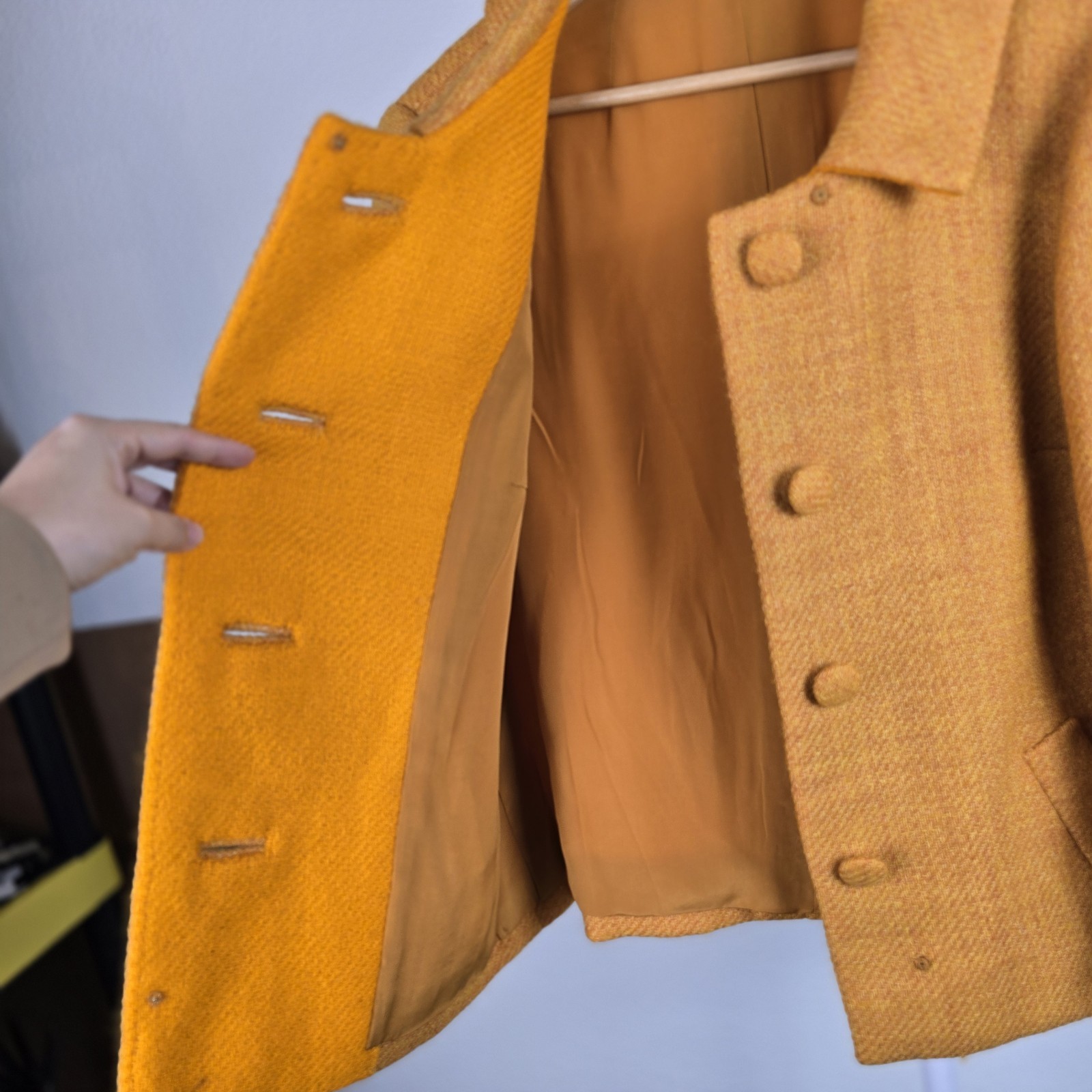 Vintage 1960s Women’s Rust Yellow Bouclé Wool Skirtsuit Mad Men Size 12