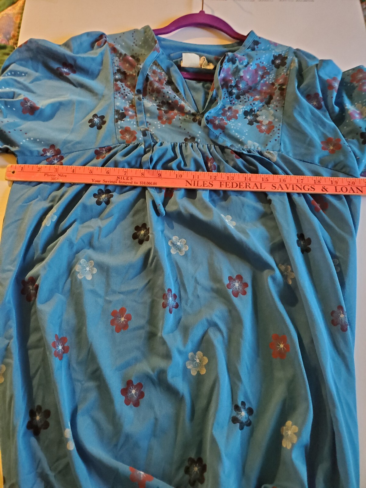 Vintage 1960s Fortrel Women’s Floral House Dress Lorac Original Blue Floral Med.
