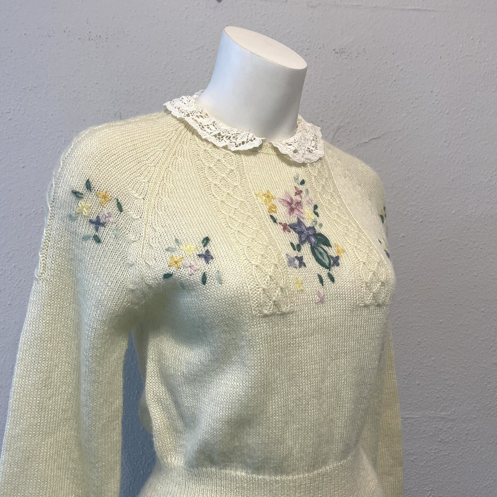 1970s Esprit Plain Jane Butter Yellow Floral Embroidered Sweater Dress Small