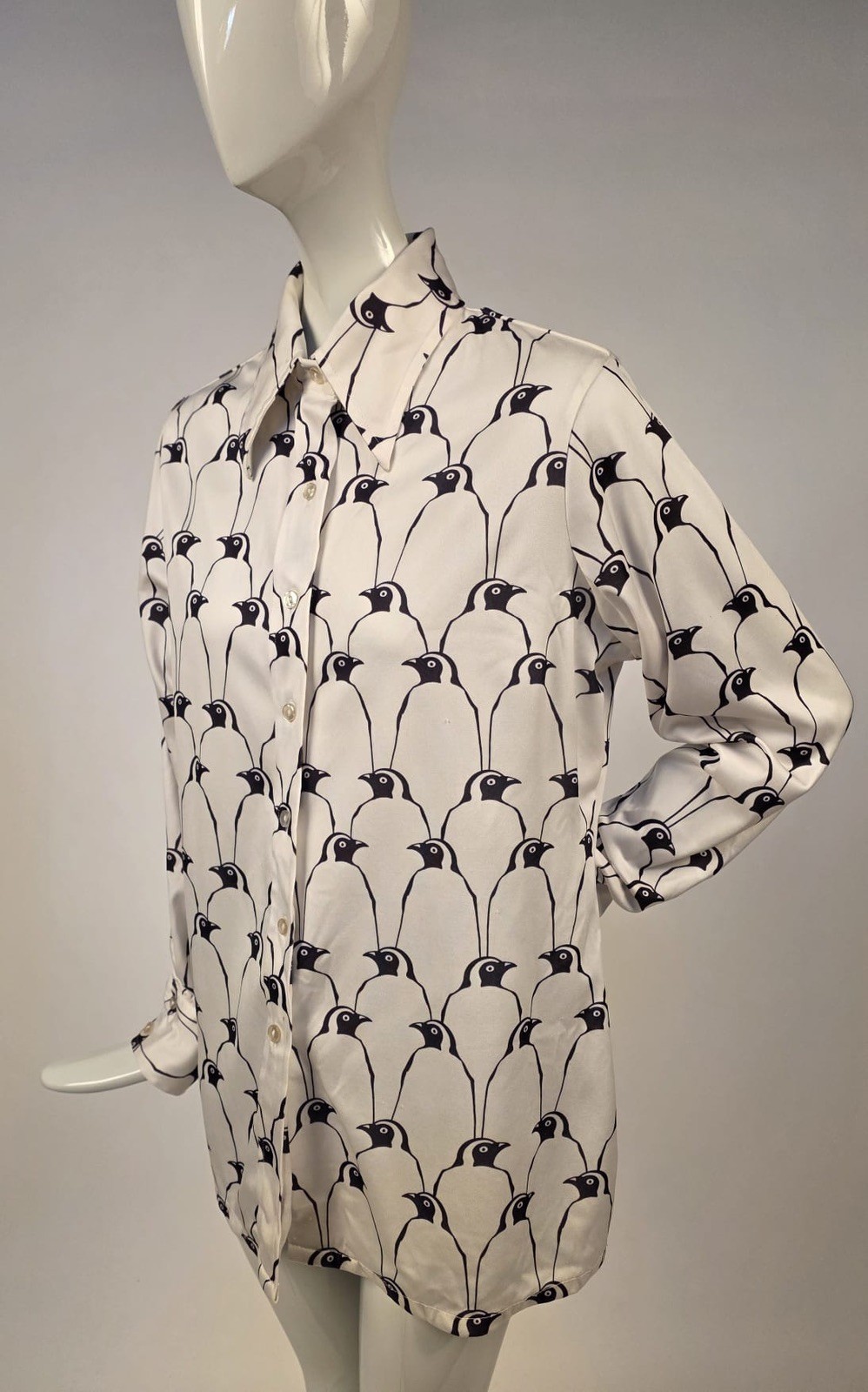 VINTAGE 1970’S PENGUIN PATTERN WOMEN’S SHIRT 