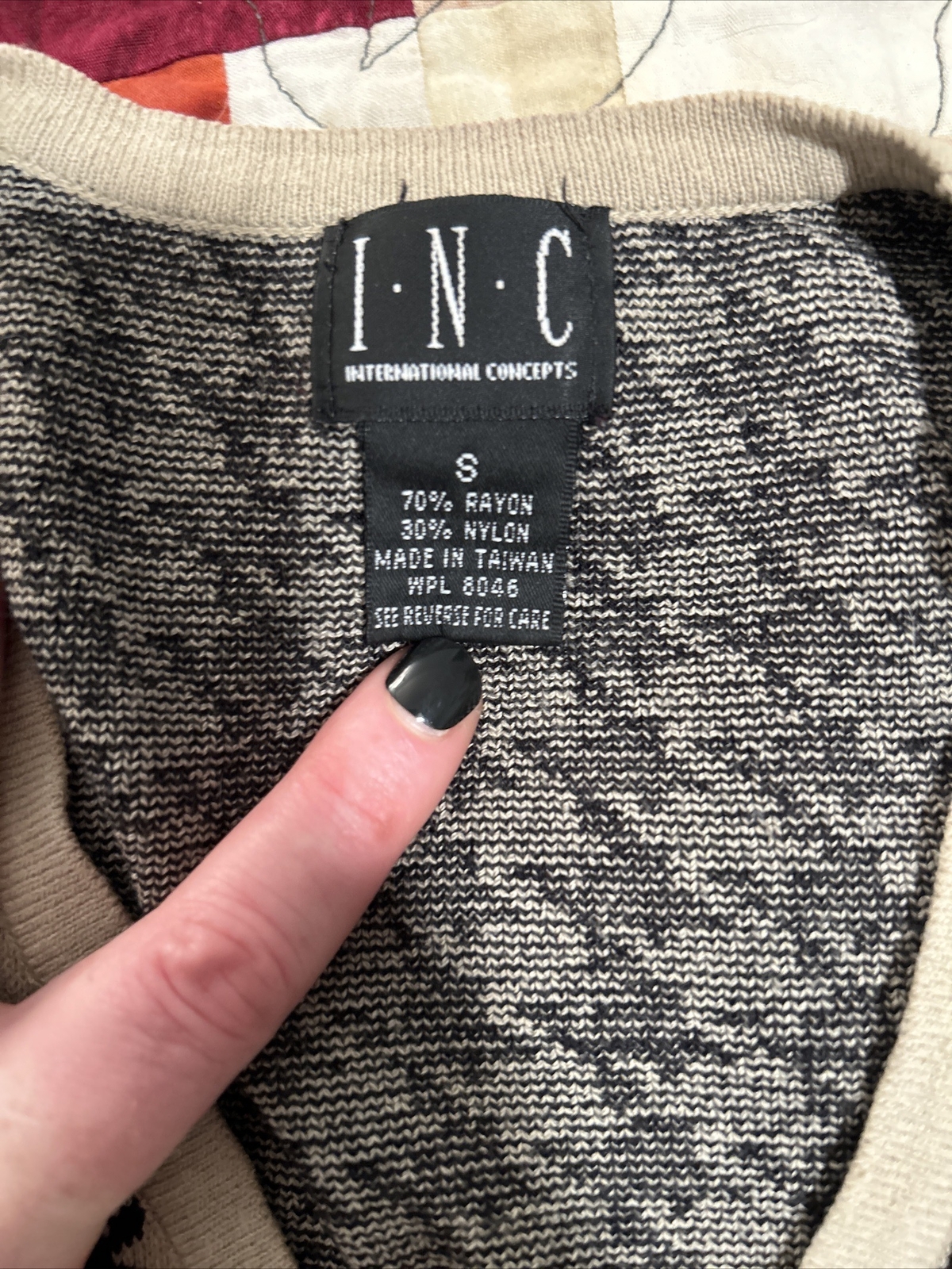 Vintage 1980s I.N.C. Beige Black Houndstooth Sweater Small International Concept
