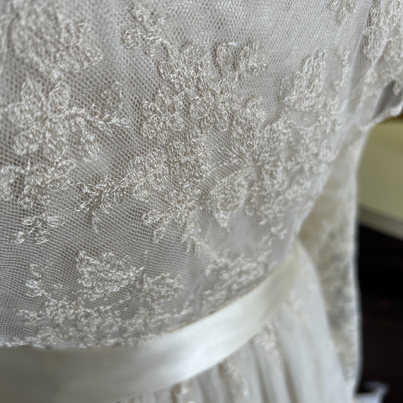 Vintage Victorian Ecru Wedding Dress Net Lace B-38” W-28” H-42”