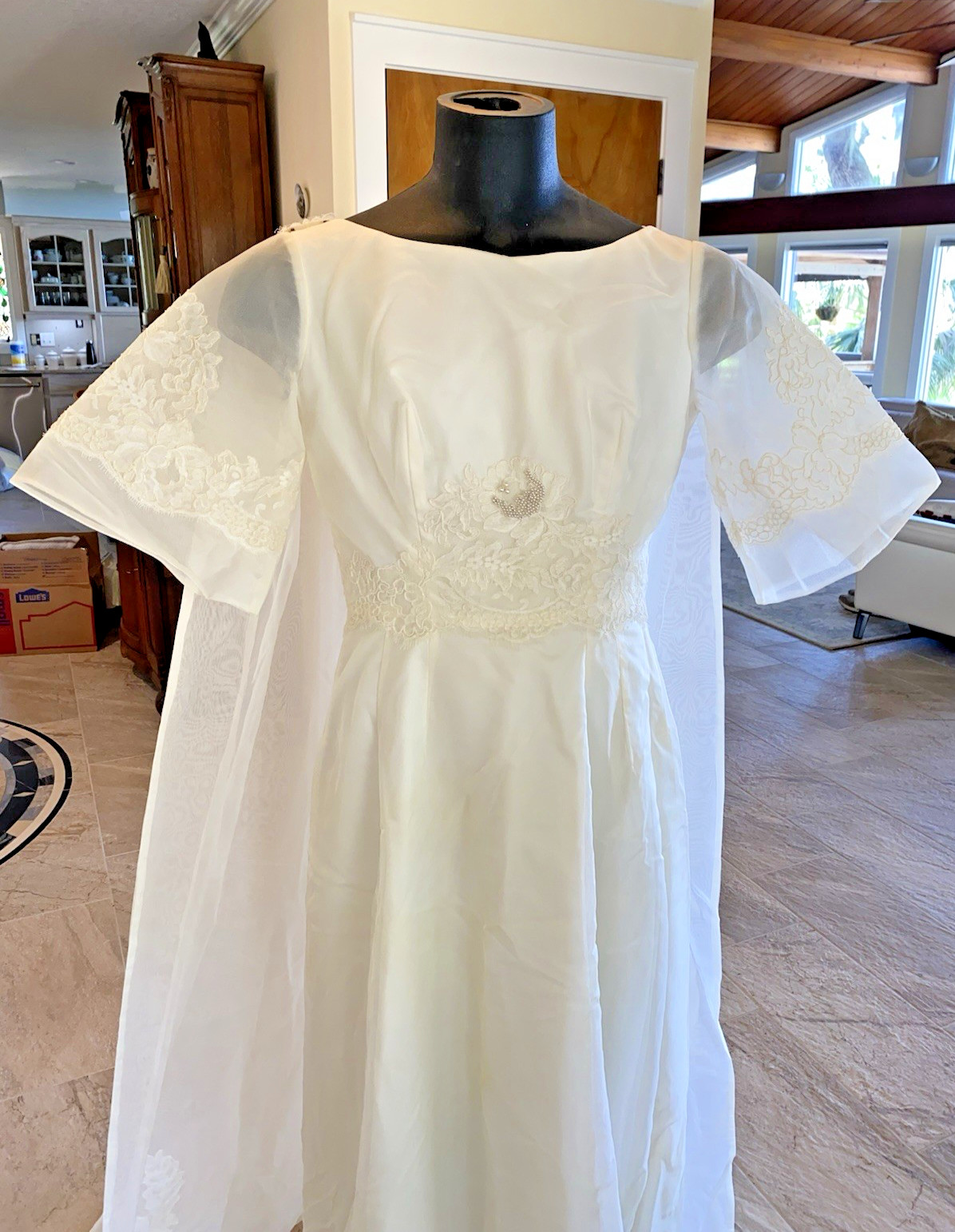 60s Alfred Angelo Edythe Vincent Wedding Gown ButtonBack Demure Detachable Train