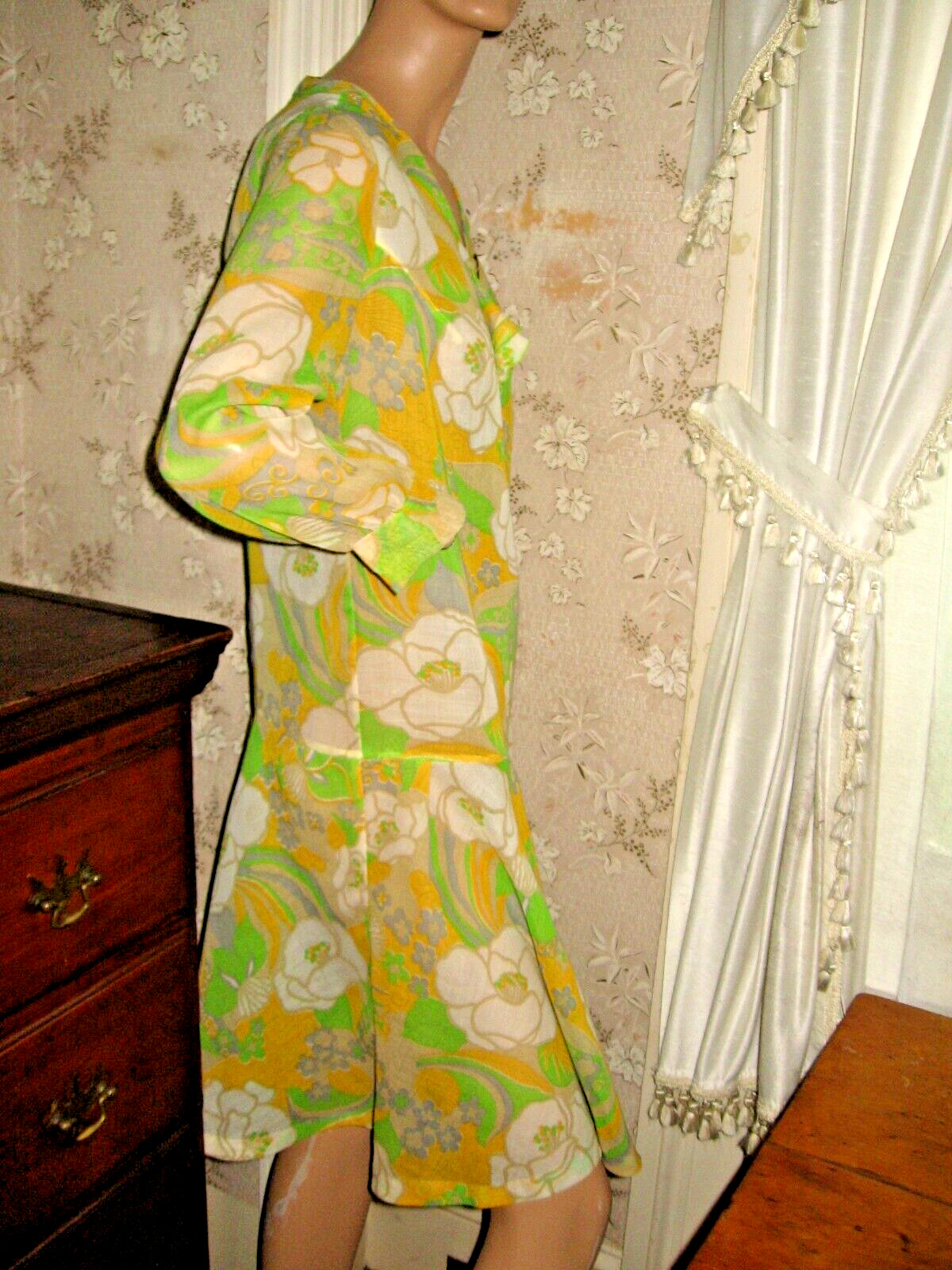 VINTAGE 1960-70s YELLOW GREEN FLORAL DROP WAIST DRESS – METAL ZIPPER