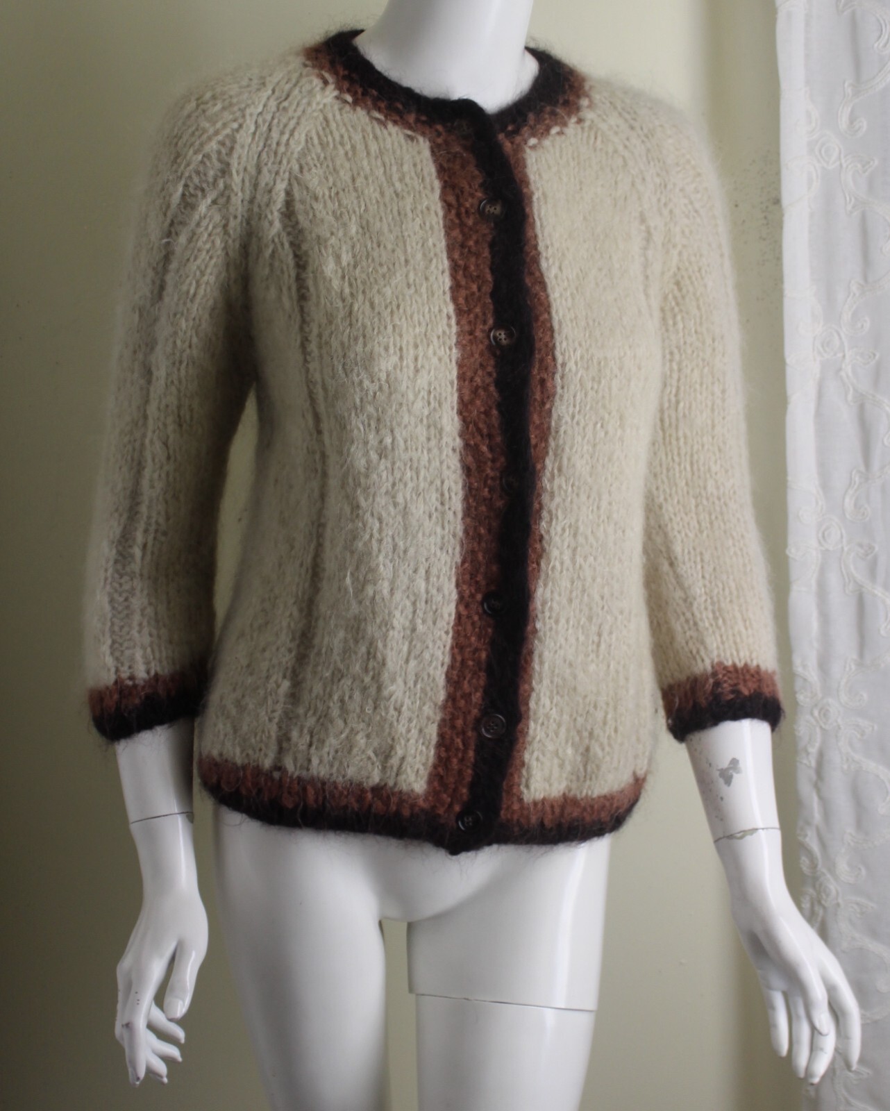 Vintage 1970s 60s Famelia Italian Mohair Gray Hand-Knit Chunky Cardigan Sweater