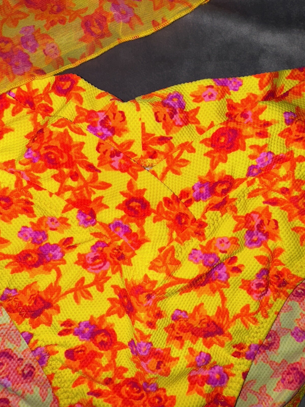 VINTAGE CALIFORNIA WAVES S orange/yellow Small Bottom / Large Top