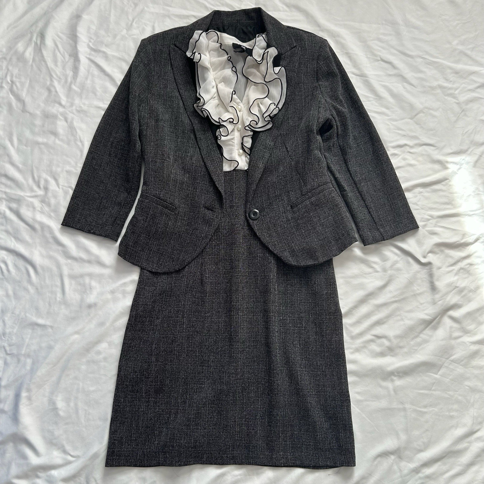 Y2K vintage gray & white dress with ruffle, blazer, & stretchy belt by IZ Byer