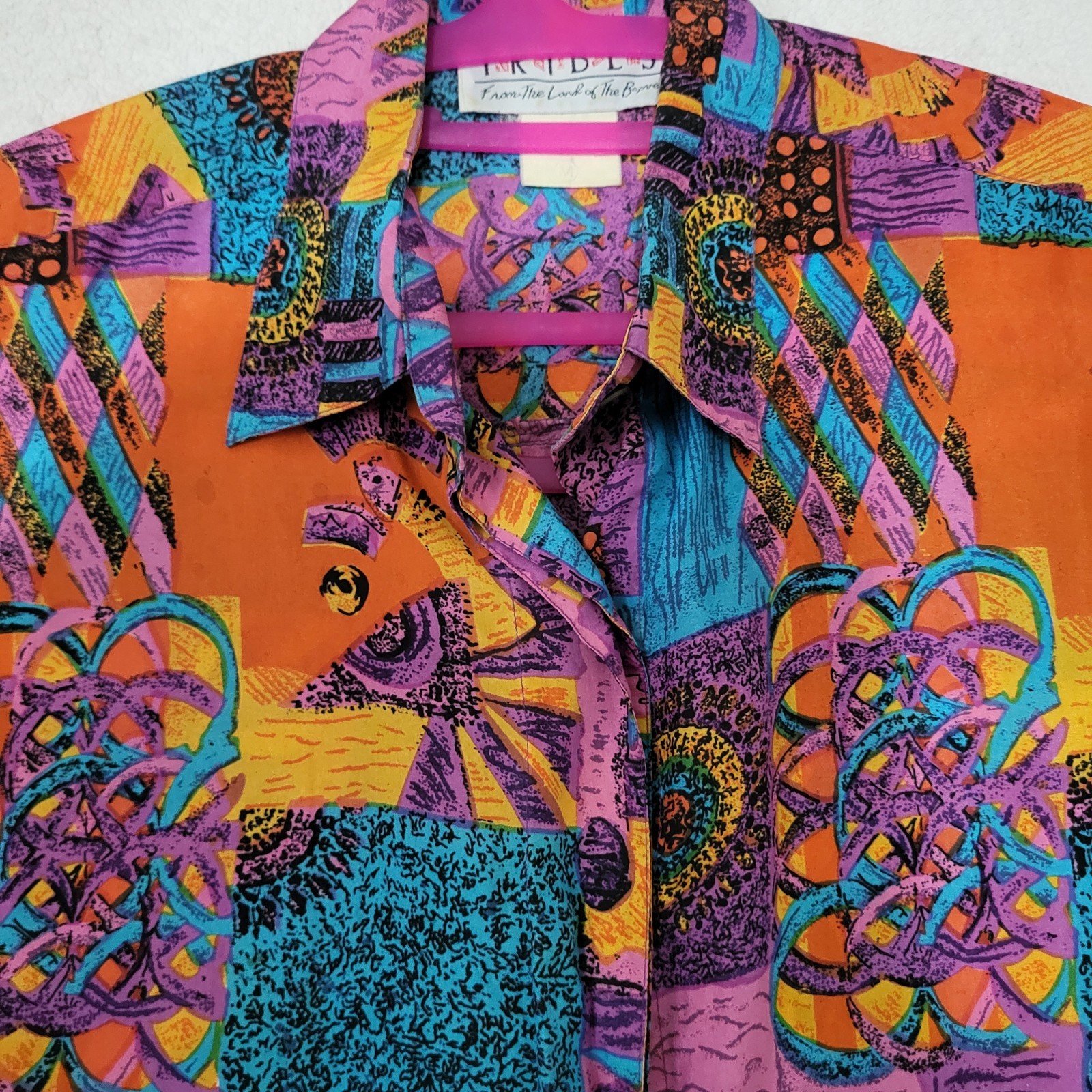 Vintage 90’s Women’s M 'TRIBES FROM THE LAND OF THE BRAVE’ Short Sleeve Silk Top
