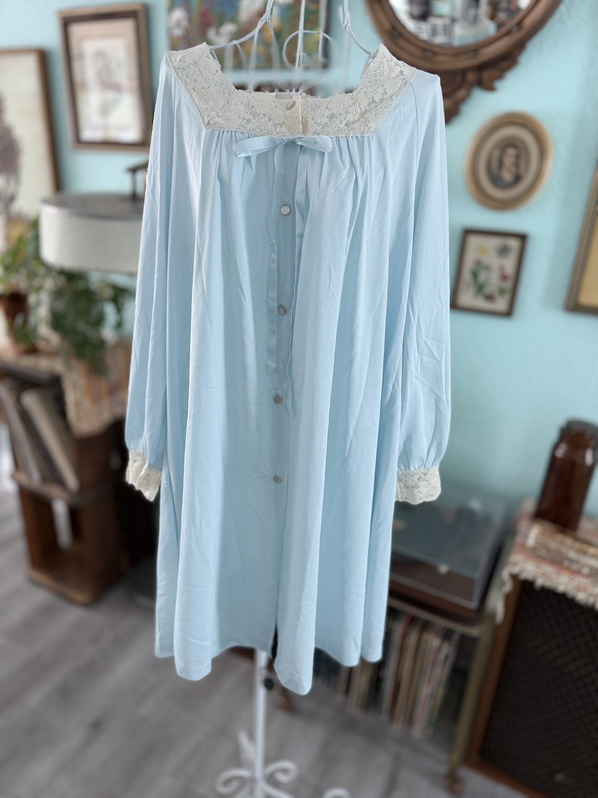Vintage Formfit Rogers Robe Nylon midi bed Jacket Lace Baby Blue