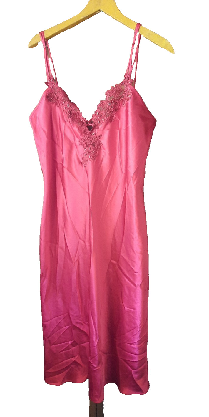 VTG RED CALIFORNIA DYNASTY Midi NIGHTGOWN Medium LIQUID Poly Satin LACE Boudoir