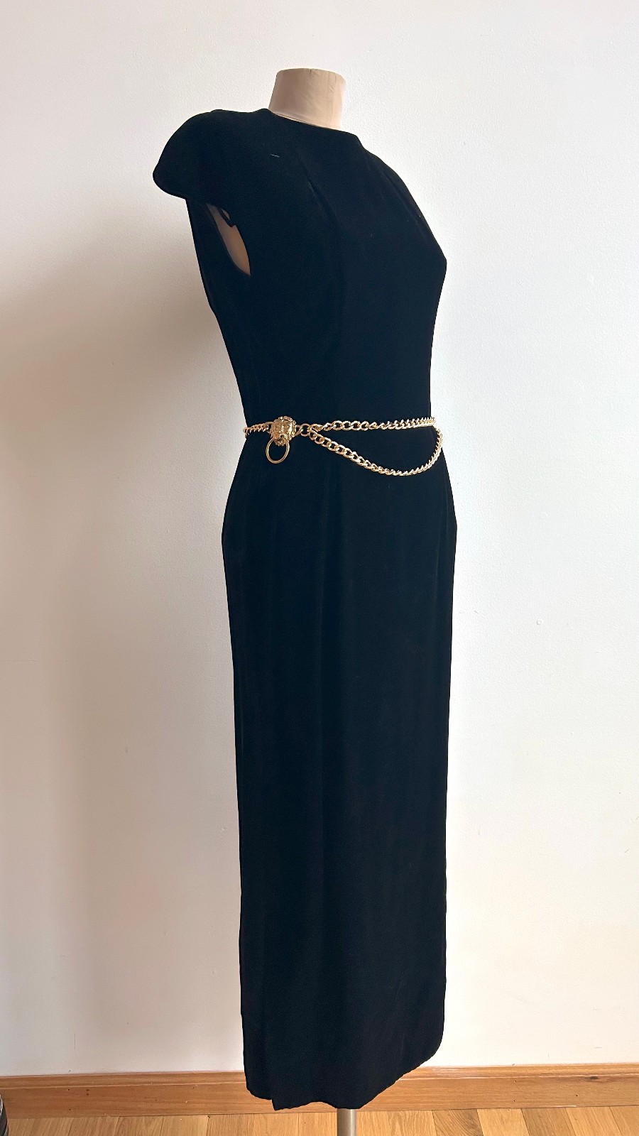 1950s Jonny Herbert LBD Black Velvet Sheath Gown HOLIDAY Dress sz M 36-28-39