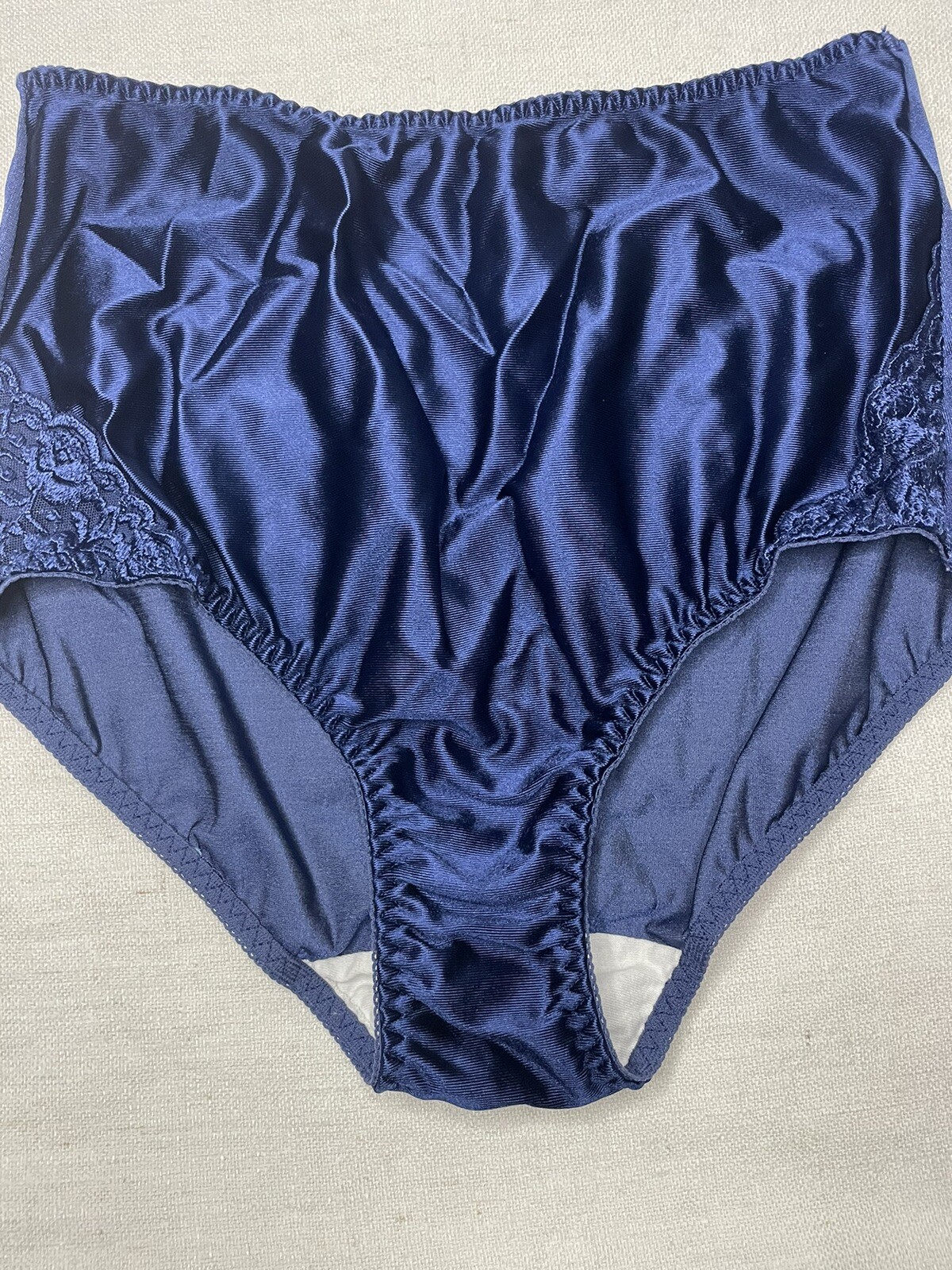 Vintage Vanity Fair Sissy Silky Satin Nylon Panty Medium 6