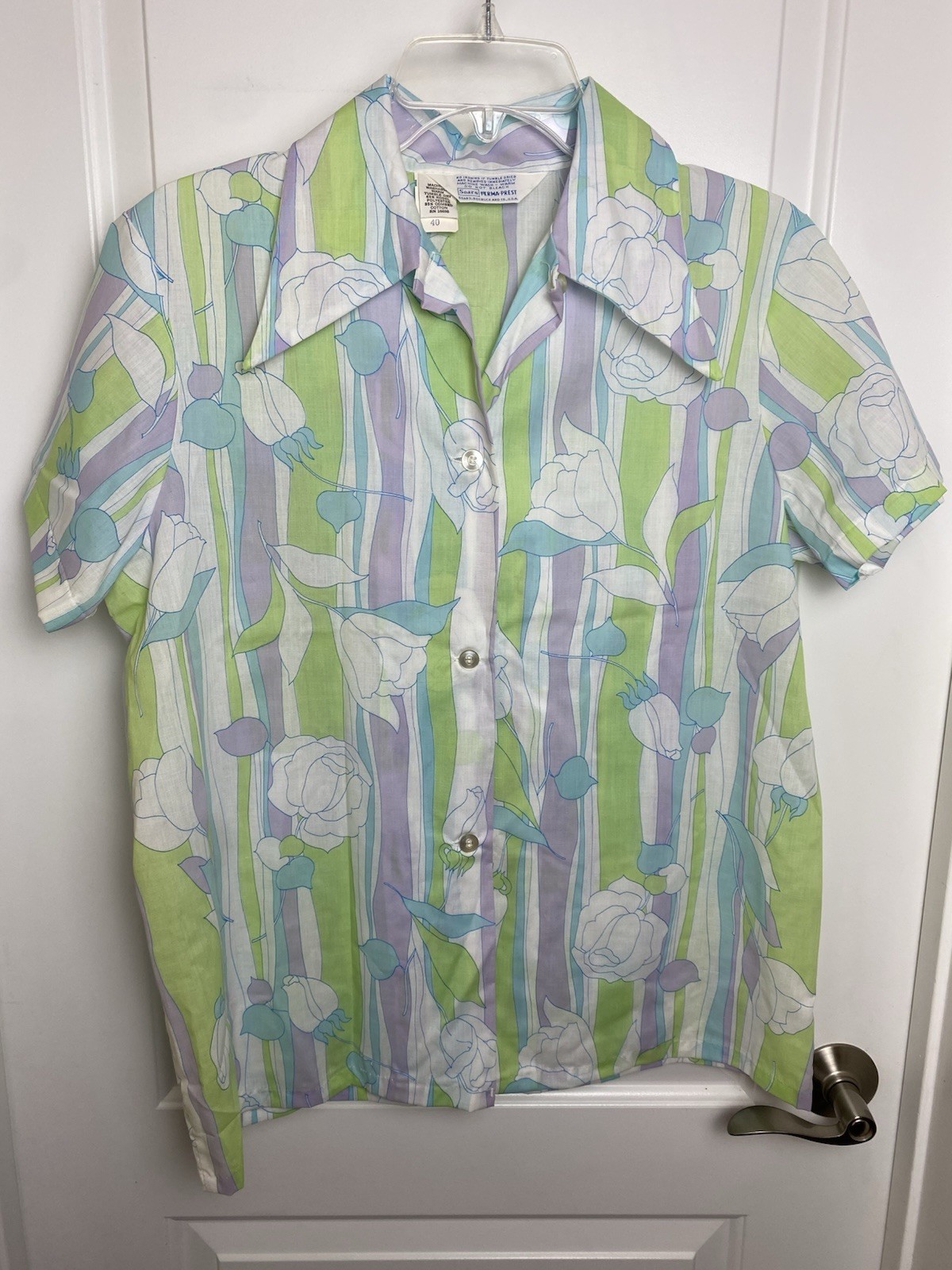 Vintage 1970s Sears women’s Blouse Sz 40 L pointy collar floral Pastel button Up