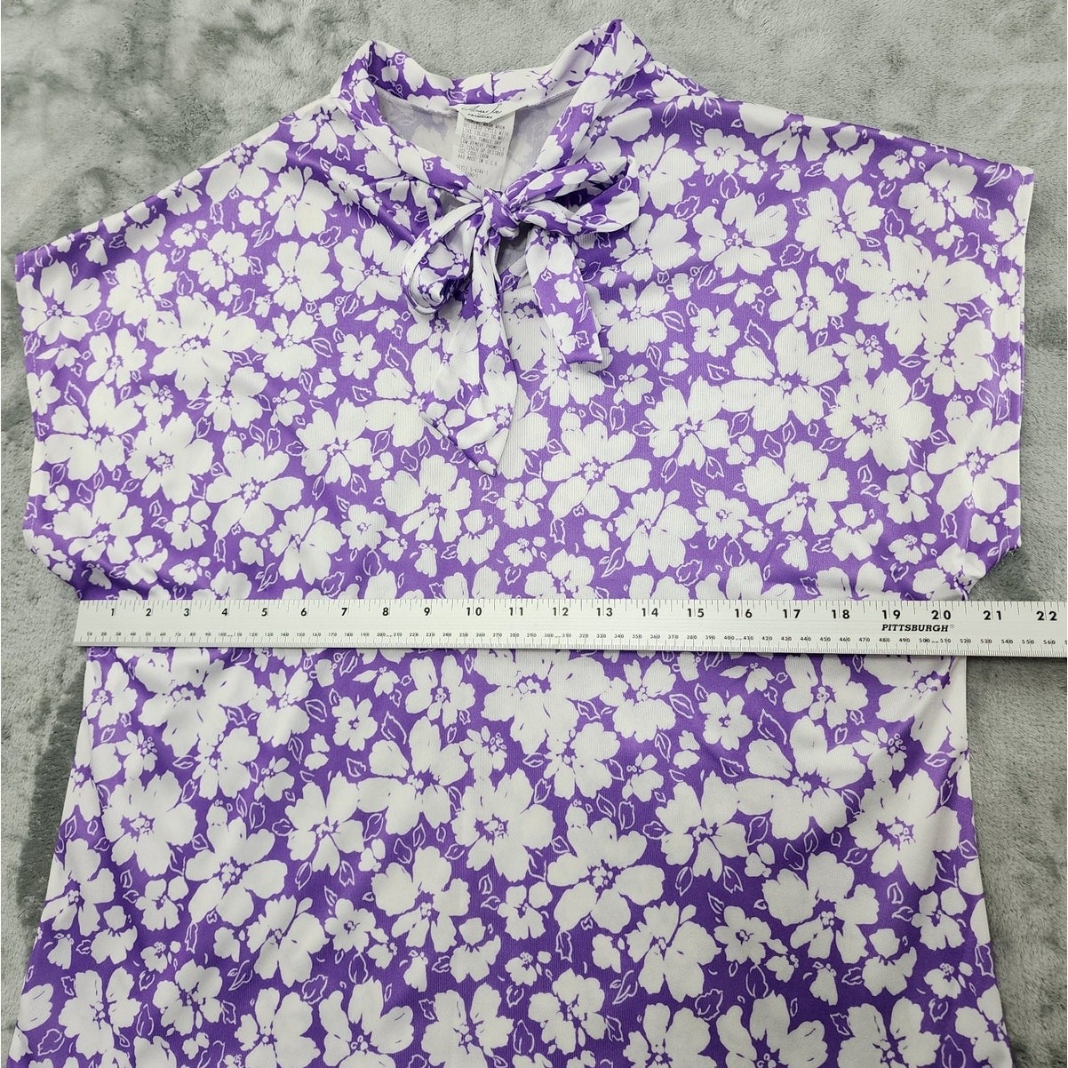 Vintage Adam Jay Fashions Top Womens M Purple White Floral Tie Neck Cap Sleeve