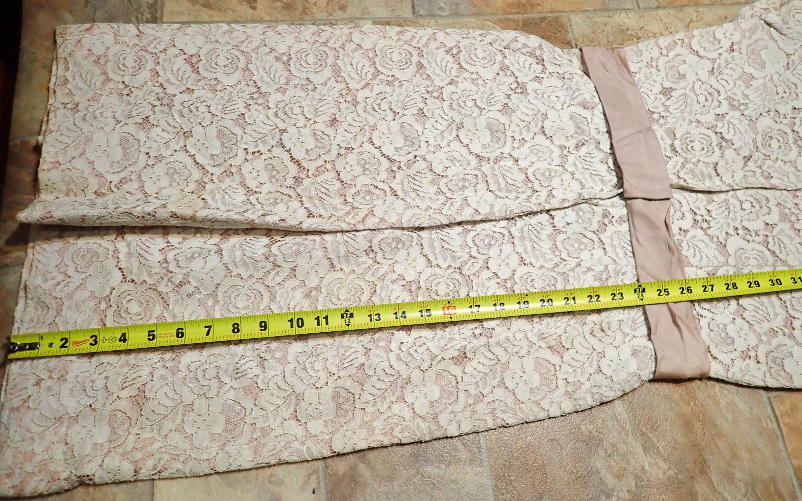Vtg 1960s French Style Alencon Lace Sheath Cocktail Dress M Regal Zip Salmon Bow