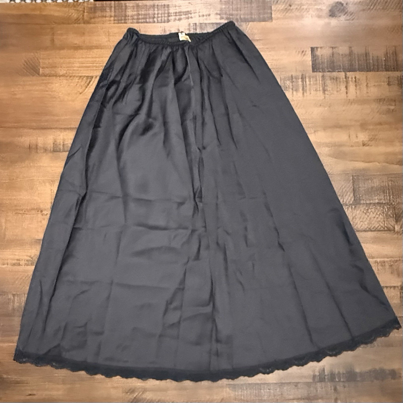 VTG 1960’s Barbizon Petti Jo Tafredda Half Slip Sz Sm Black Lace Hem