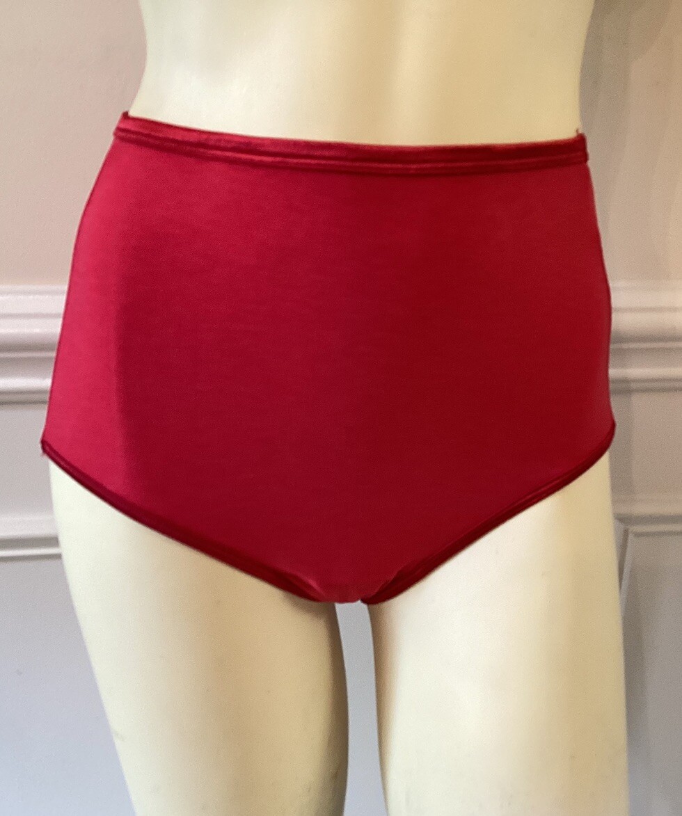 Vanity Fair 13-109 SZ 7 RED VINTAGE NYLON SPANDEX BRIEFS SECOND SKIN SHINY TRIM