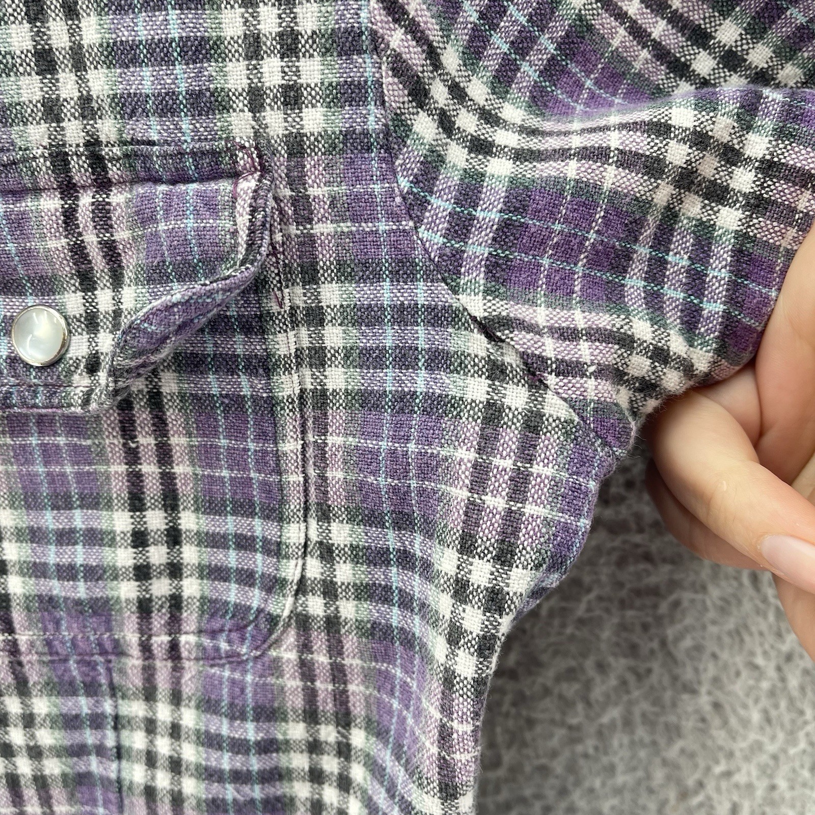 Vintage Quizz New with tags York Snaps Up Shirt Women Medium Crop Petite Purple*