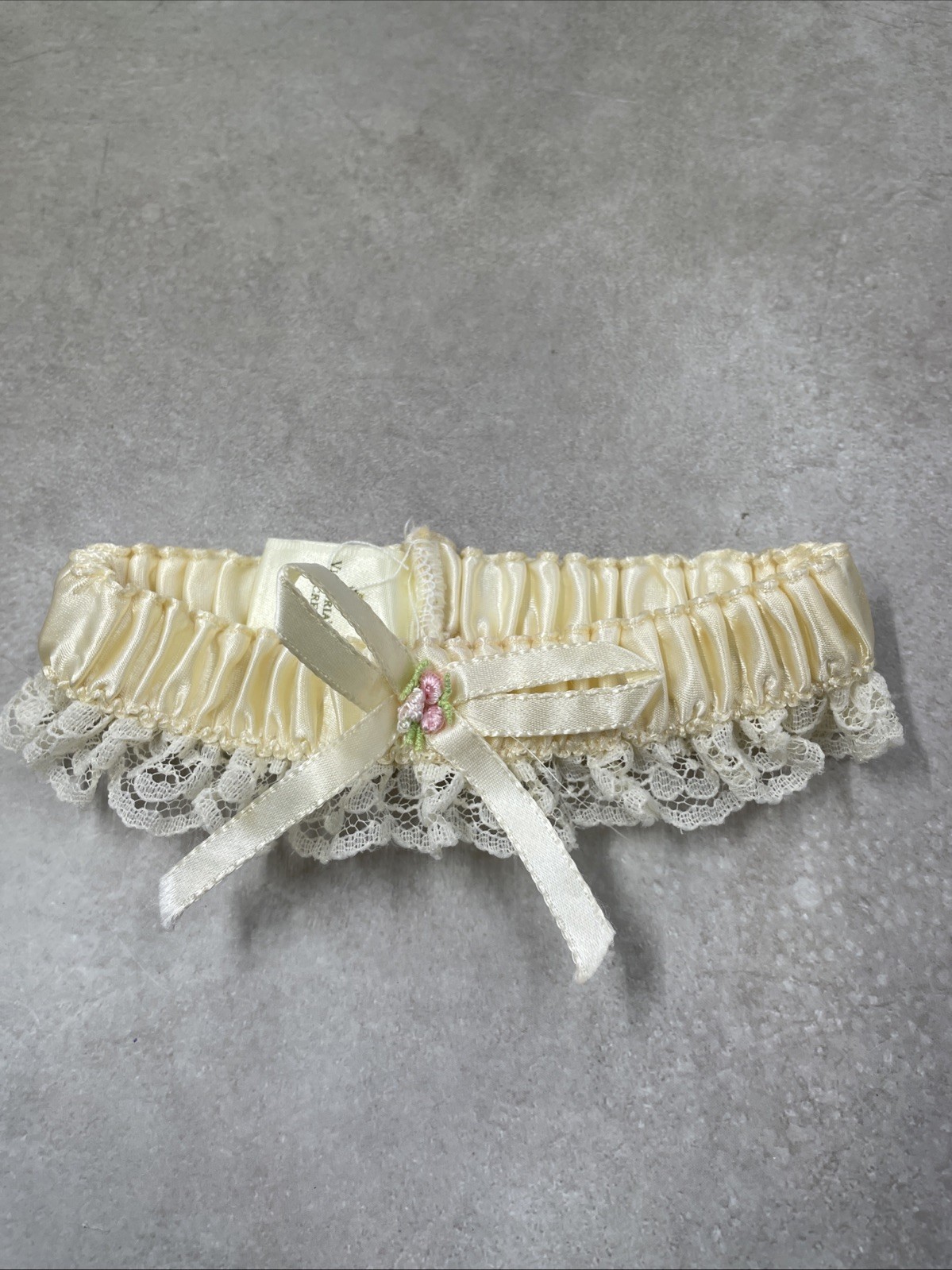 Victorias Secret 80s Garter Bride Bridal Chantilly Lace Bow vintage Ivory Leg