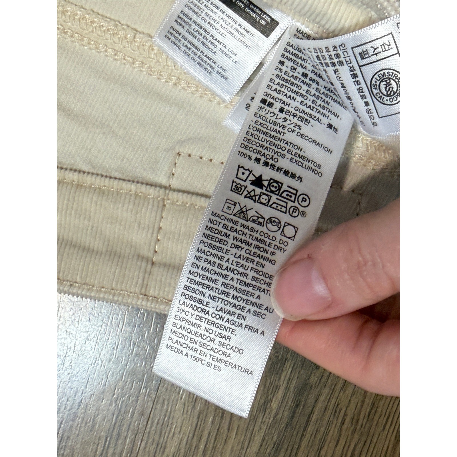 Levi’s Pants Womens High Rise Flared Leg Pockets Corduroy Pants White Size 33/32