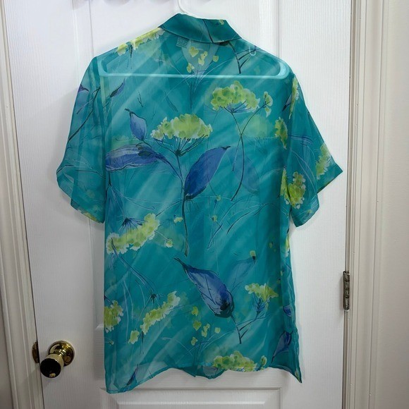 Vintage Modern Essentials blue floral sheer lightweight button down collar shirt