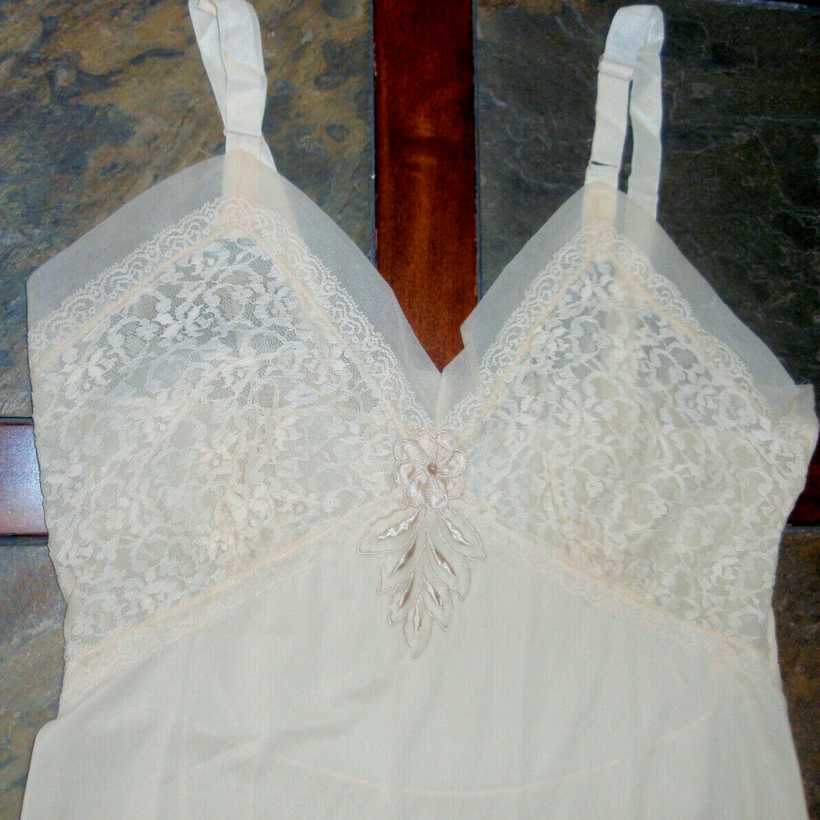 Vintage MOVIE STAR Lace Blush Beige Full Slip 36 Tricot Petticoat Lingerie VGC